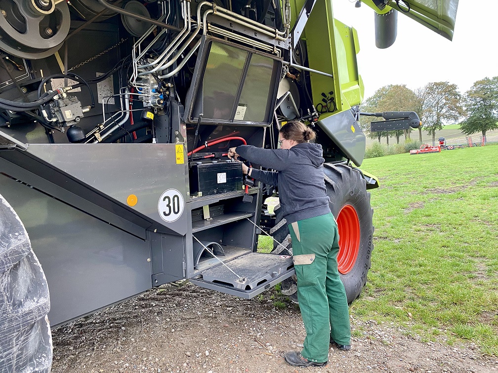 Ausbildung Landmaschinenmechatronikerin